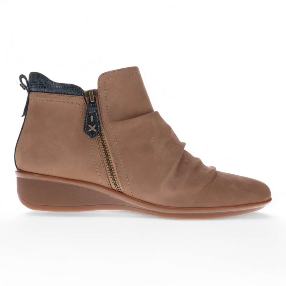 Plymouth Boots - Toffee Nubuck/Navy Lizard