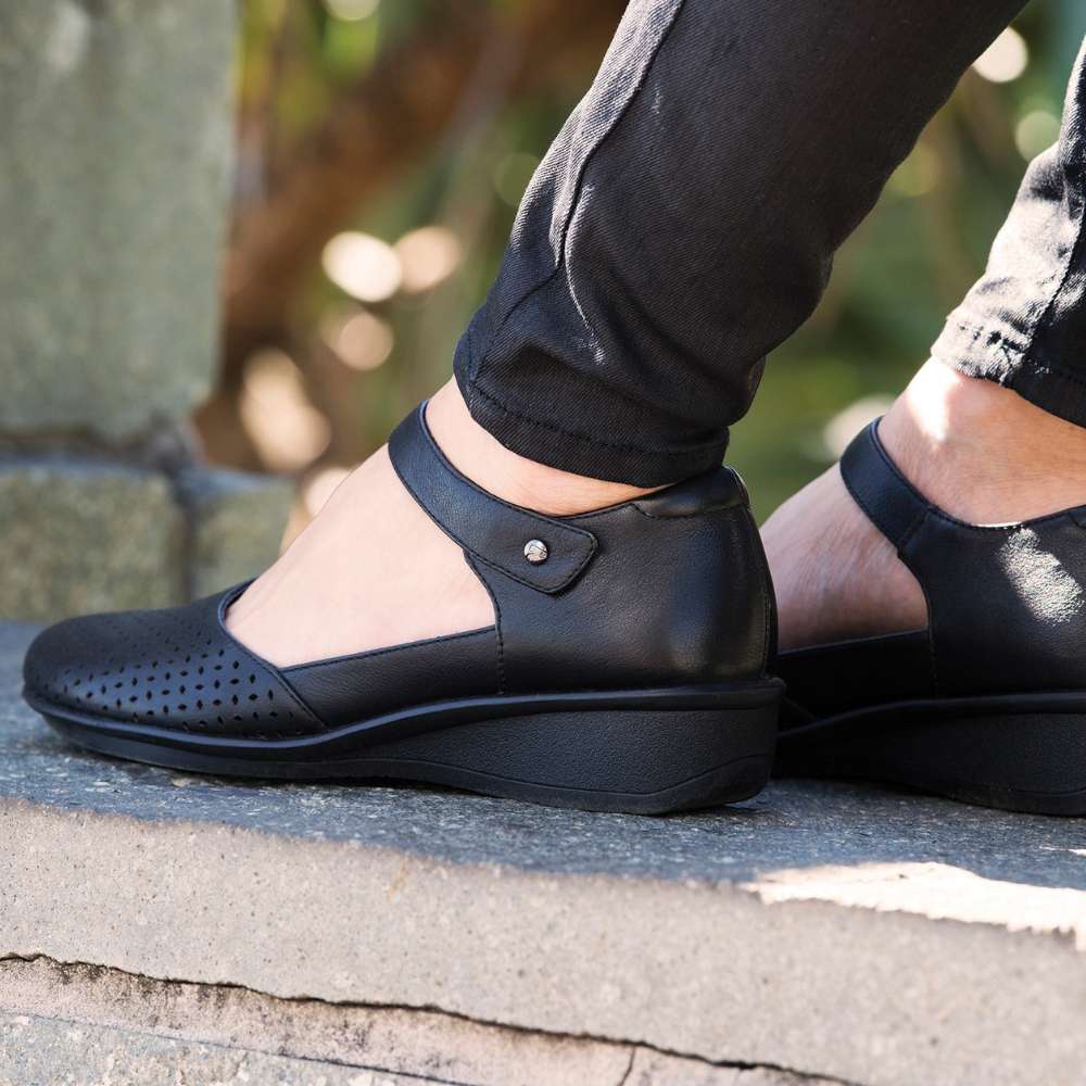 Osaka Mary-Jane - Black Laser