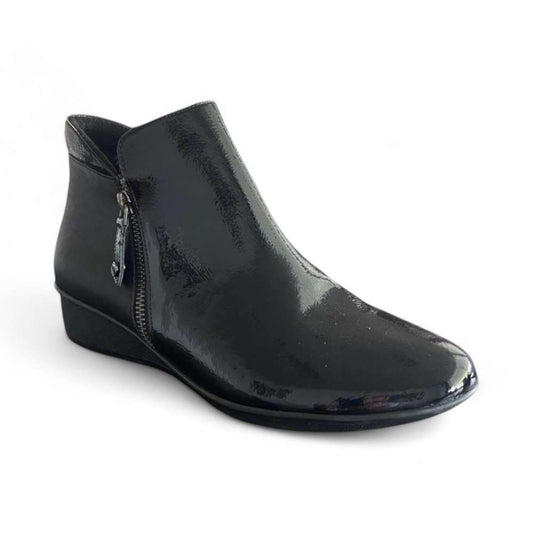 Damascus Wedged Boot - Black Patent